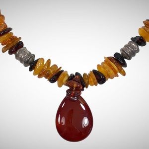VTG Multi Color Natural Amber Chip Necklace With Pendant & Silver Tone Beads